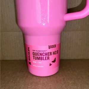NEW 40oz Glinda Wicked Stanley Tumbler